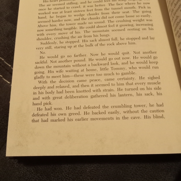 1983 Faux Leather Hardcover Law of the Desert Born by Louis L'Amour - Picture 6 of 16